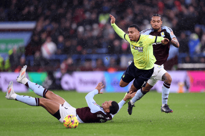 乐动APP下载-包含转会期全明星赛焦点战;阿斯顿维拉内部沟通;悬念犹存;细节决定成败的词条